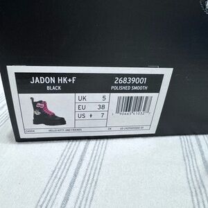 Dr. Martens x Hello Kitty Collaboration Stiefel Hydro Leder